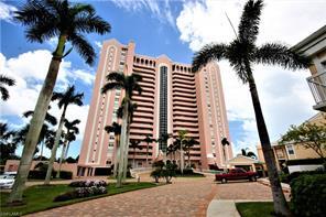 6101 Pelican Bay Blvd-Unit -705 in Naples, FL - Foto de edificio