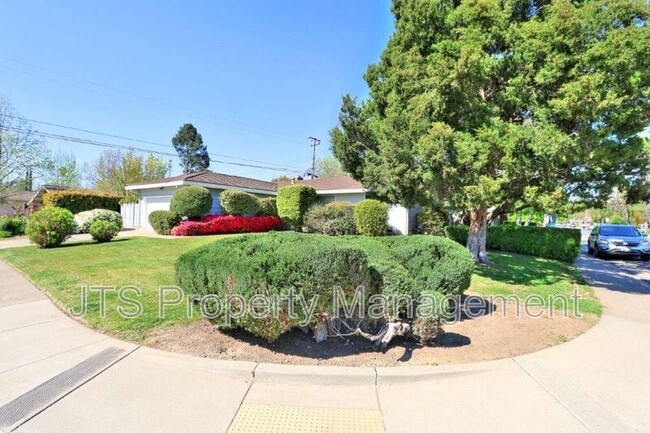 1200 Gary Way in Carmichael, CA - Building Photo - Building Photo