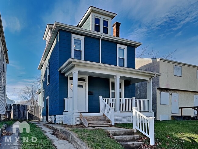 property at 153 N Oakley Ave