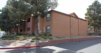 Alondra Condominium Homes in Las Vegas, NV - Building Photo