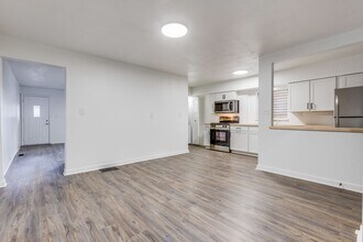 976 Manton Wy in Pittsburgh, PA - Building Photo - Building Photo