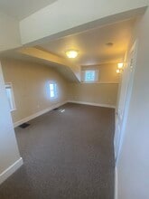 261 Main St, Unit 2 in Cold Spring, NY - Foto de edificio - Building Photo