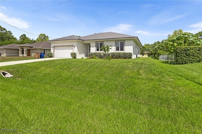 719 Little Rock St E in Lehigh Acres, FL - Building Photo - Building Photo