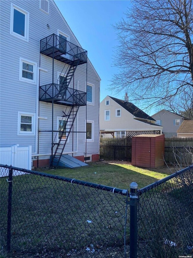 51 S 1st St in Bethpage, NY - Building Photo - Building Photo