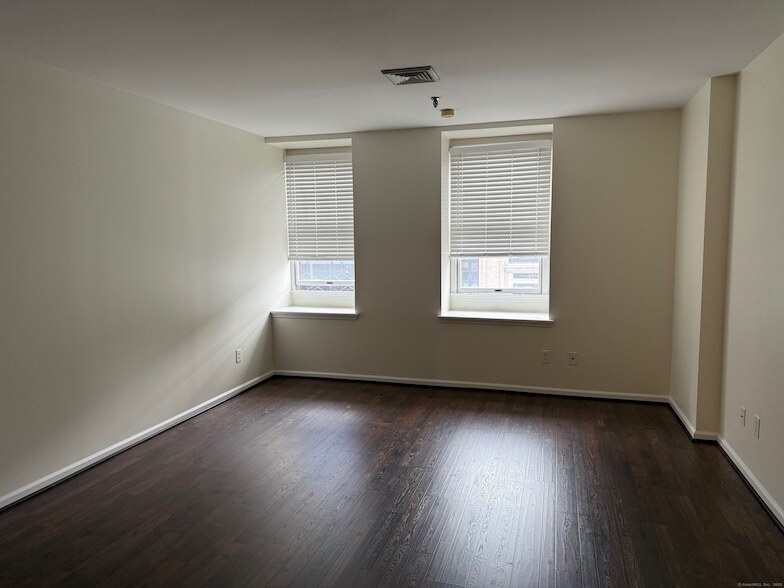 84 Wall Street in Norwalk, CT - Building Photo