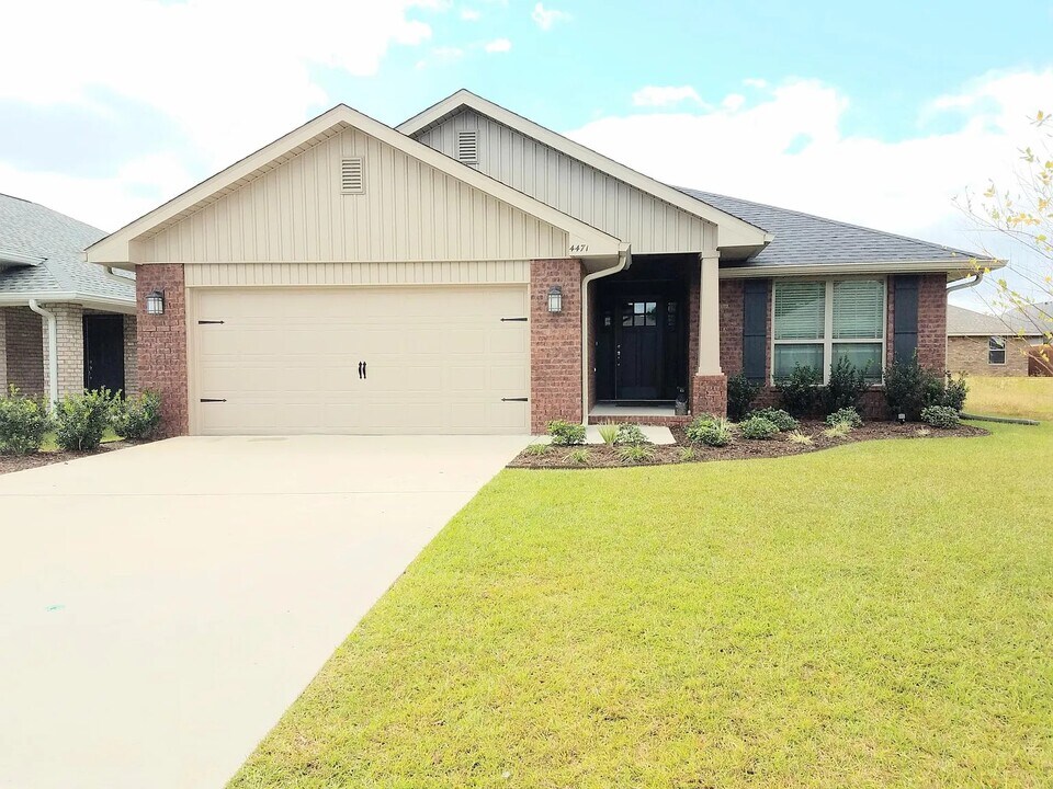 4471 Fiske St in Pace, FL - Building Photo