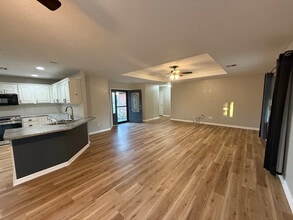 404 E 9th St in Grove, OK - Building Photo - Building Photo