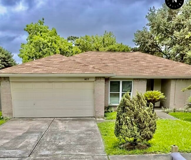property at 14819 Selwyn Dr