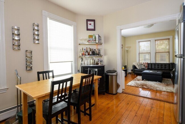 48 Eustis St in Cambridge, MA - Building Photo - Building Photo