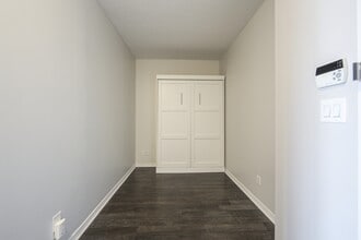 120-120 Dallimore Cir in Toronto, ON - Building Photo - Building Photo