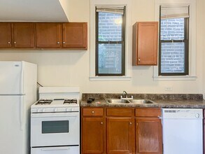 2258 N Southport Ave, Unit 2254-1 in Chicago, IL - Building Photo - Building Photo