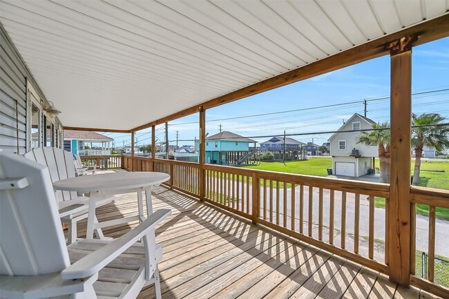 21600 Zachary Dr in Galveston, TX - Building Photo - Building Photo