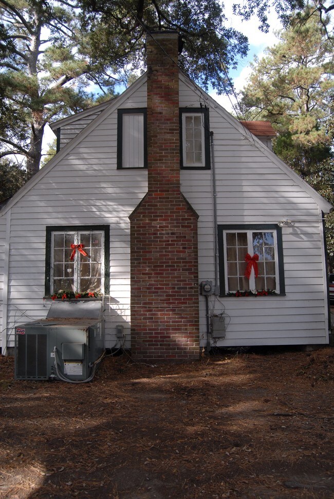 1131 Leesville St in North Charleston, SC - Building Photo - Building Photo