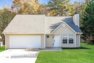 7073 Stonecreek Dr in Douglasville, GA - Building Photo