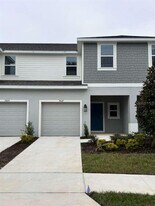 7627 WATERSCAPE Dr in Groveland, FL - Building Photo