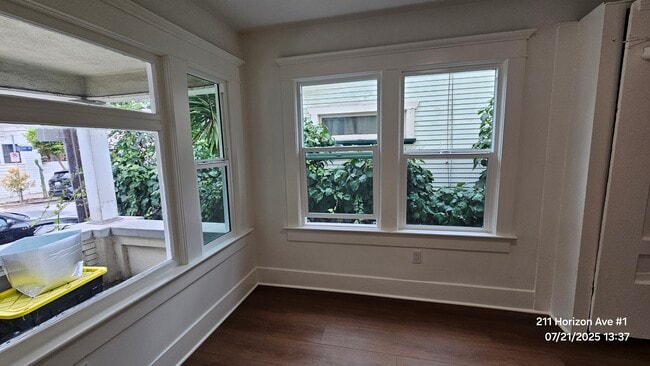 211 Horizon Ave, Unit 1 in Venice, CA - Foto de edificio - Building Photo
