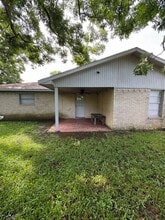 7240 Kings Dr in Baytown, TX - Building Photo - Building Photo
