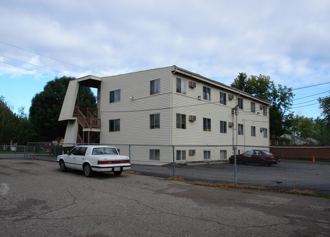 4823 S Pennsylvania Ave in Lansing, MI - Building Photo - Building Photo