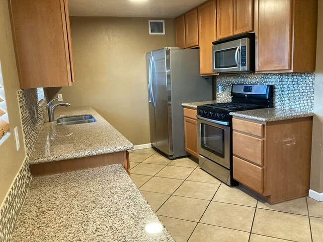 2643 E 19th St in Tucson, AZ - Building Photo - Building Photo