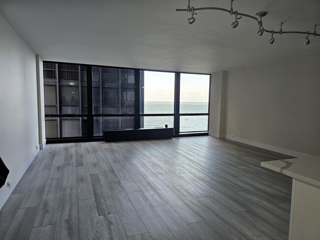 900 N Lake Shore Dr in Chicago, IL - Building Photo - Building Photo
