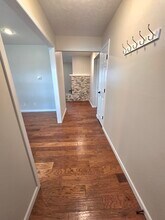 213 W Aven Ave in Nixa, MO - Building Photo - Building Photo