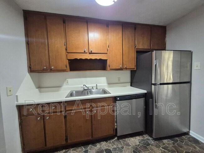 408 Waterbury Dr in Lawrenceville, GA - Building Photo - Building Photo