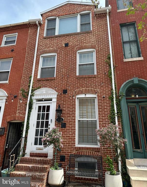 property at 1425 William St