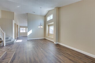 324 Redondo St in Henderson, NV - Building Photo - Building Photo