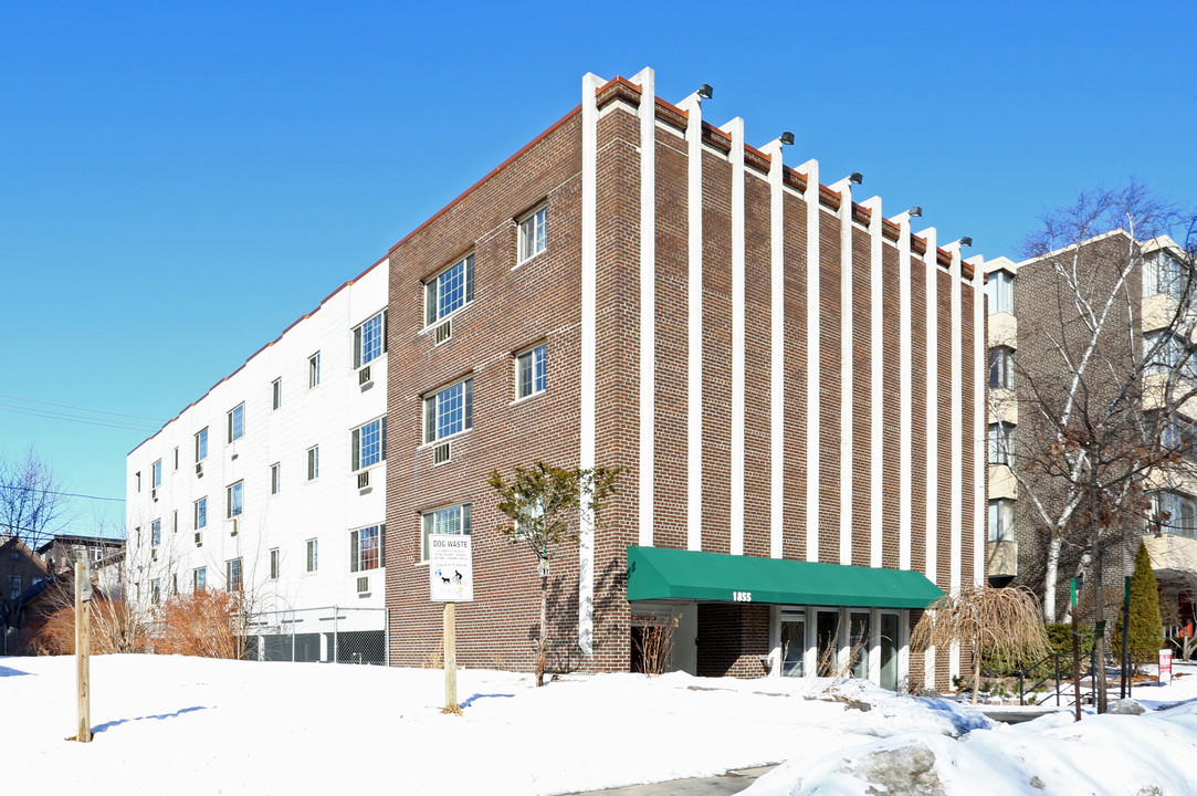 The Cambridge Place in Milwaukee, WI - Foto de edificio