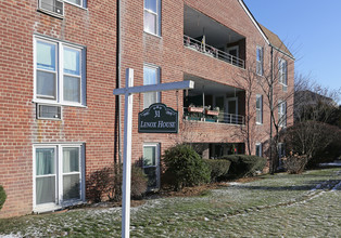 31-35 Lenox Rd in Rockville Centre, NY - Building Photo - Building Photo