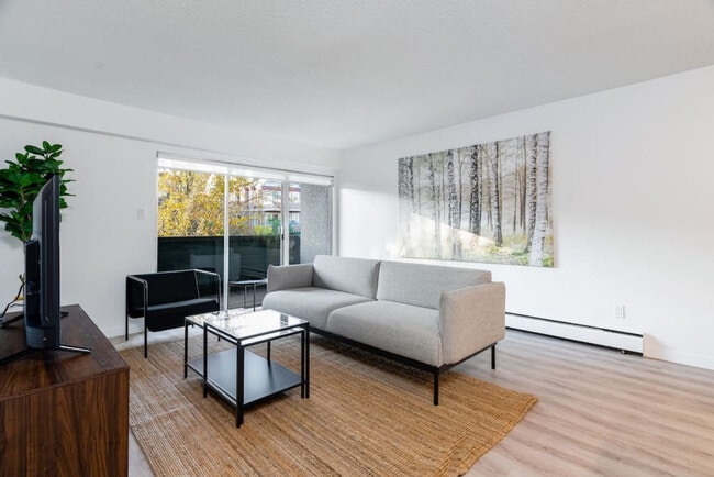 45 E 16th Ave