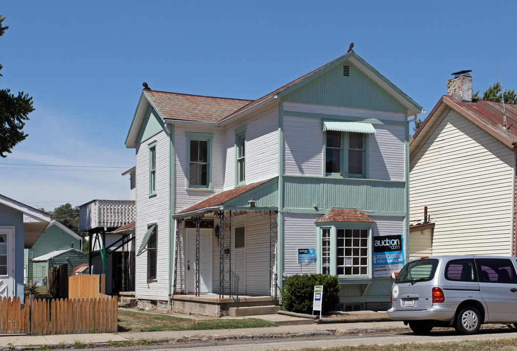 137 S 1st St in Miamisburg, OH - Building Photo