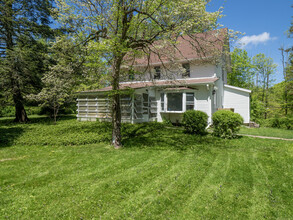 209 Peaceable St in Ridgefield, CT - Building Photo - Building Photo