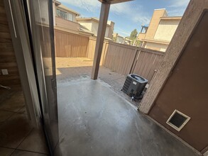 1335 Massachusetts Ave, Unit 101 in Riverside, CA - Building Photo - Building Photo