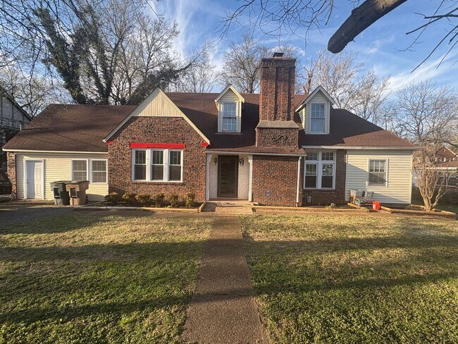 1010 Gale Ln in Nashville, TN - Building Photo - Building Photo