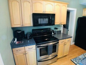 1256 Dennison Ave in Columbus, OH - Building Photo - Building Photo