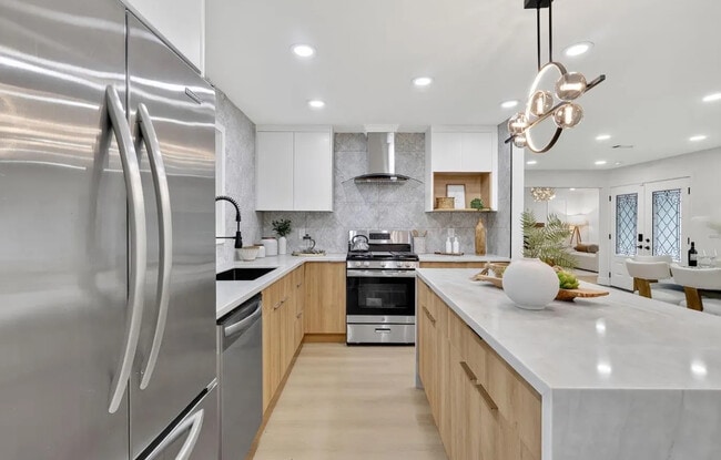 property at 5003 Valdez Ave