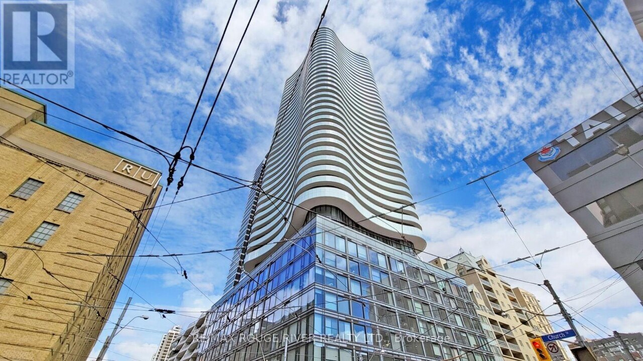403-3403 Church St in Toronto, ON - Building Photo