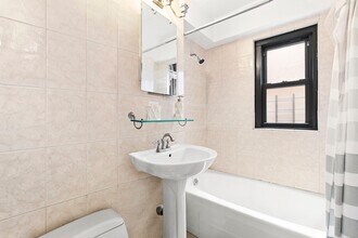 520 E 81st St in New York, NY - Building Photo - Building Photo