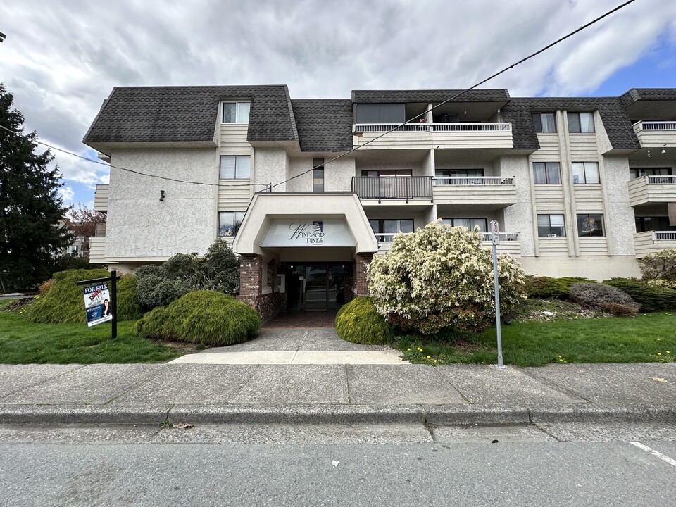 9477-9477 Cook St in Chilliwack, BC - Building Photo