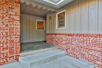 8002 E Morningside St in Wichita, KS - Building Photo - Building Photo