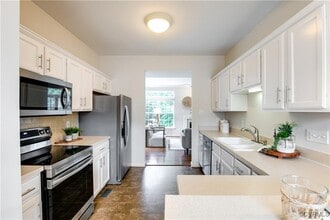3230 Friars Walk Ln in Glen Allen, VA - Building Photo - Building Photo