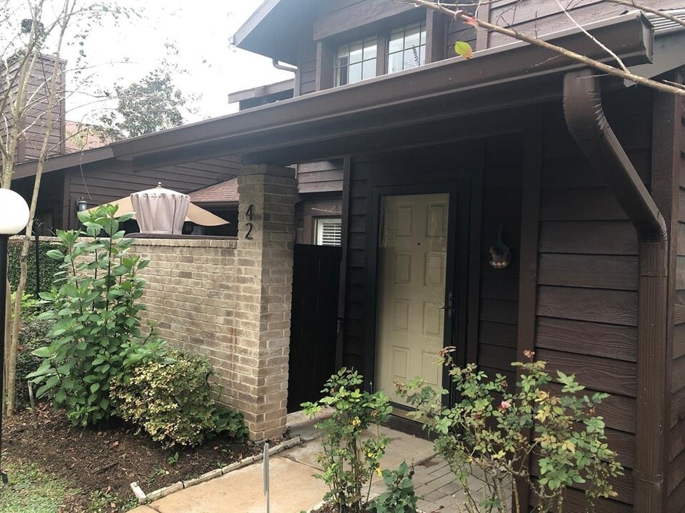 2510 Grants Lake Blvd in Sugar Land, TX - Building Photo