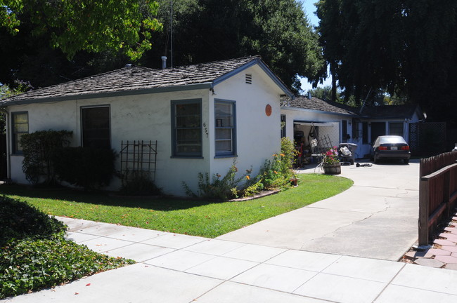 657-667 Mercy St in Mountain View, CA - Building Photo - Building Photo