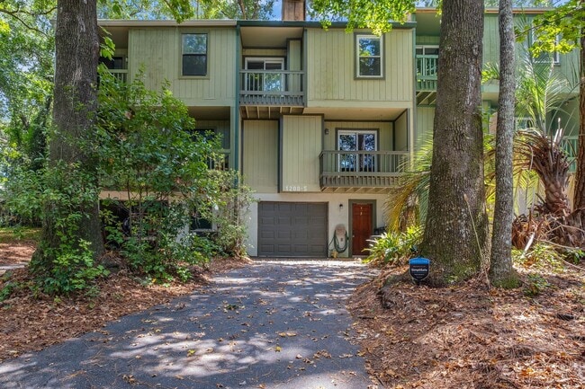 1200 Cross Creek Way in Tallahassee, FL - Building Photo - Building Photo