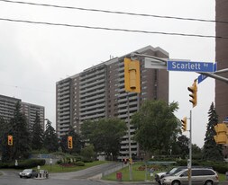 Lambton Square in Toronto, ON - Building Photo