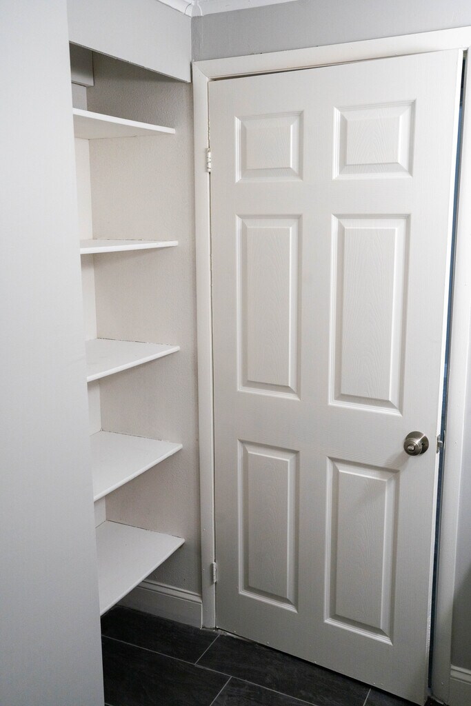 Oak Gardens Apartments in Hollywood, FL