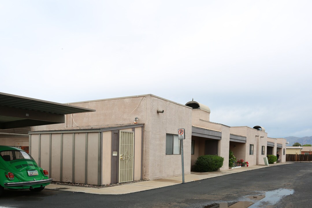 4117-4125 E Bellevue St in Tucson, AZ - Building Photo