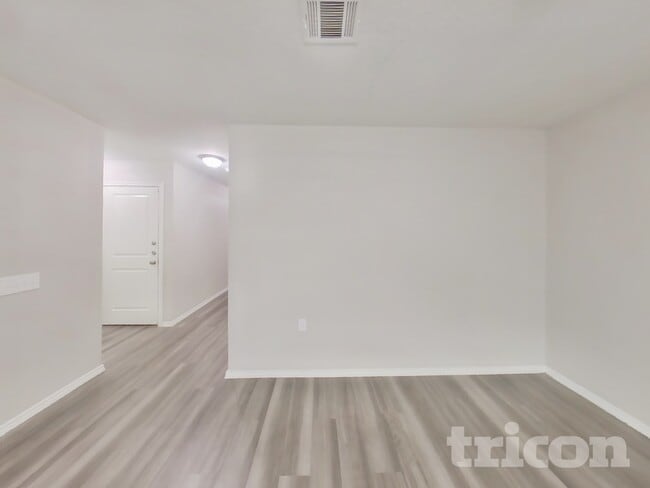 6815 Hibiscus Falls in San Antonio, TX - Building Photo - Building Photo