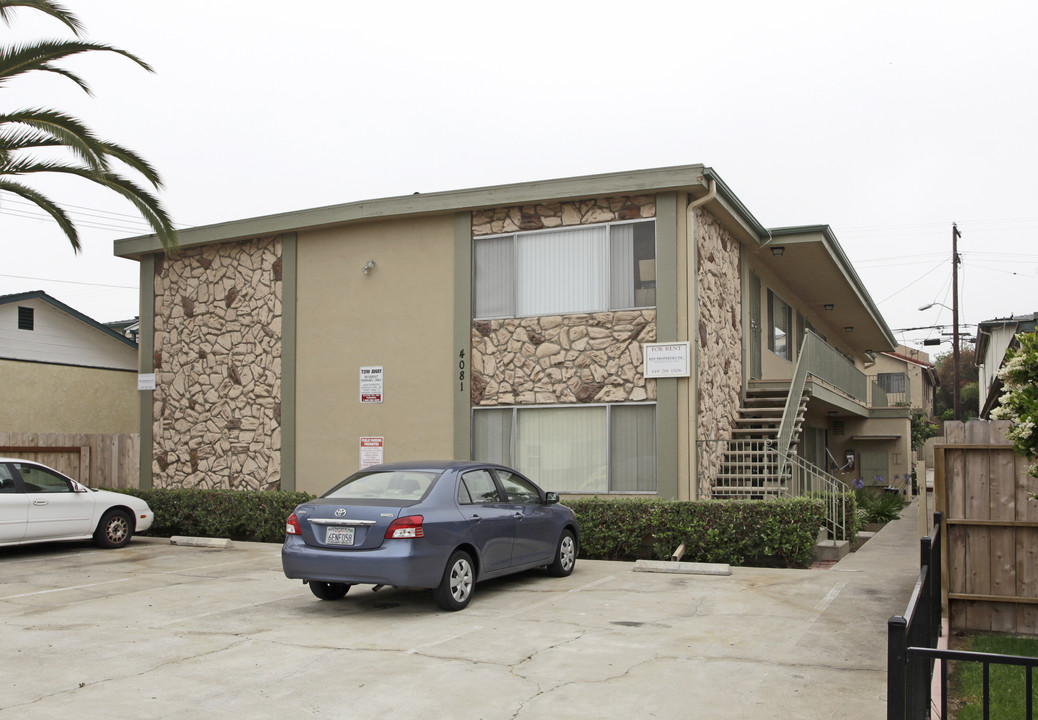 Arizona Manor Apartments in San Diego, CA - Building Photo